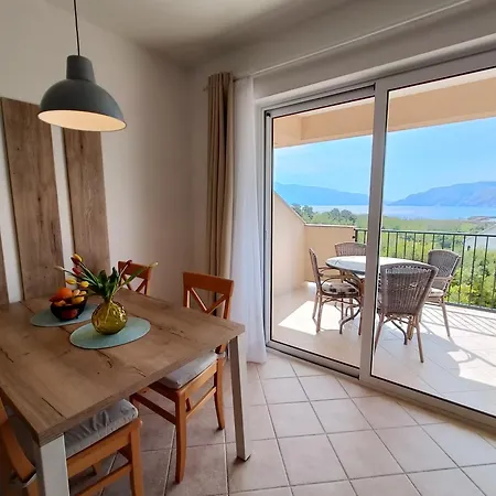 Haus Mit Meerblick Lopar