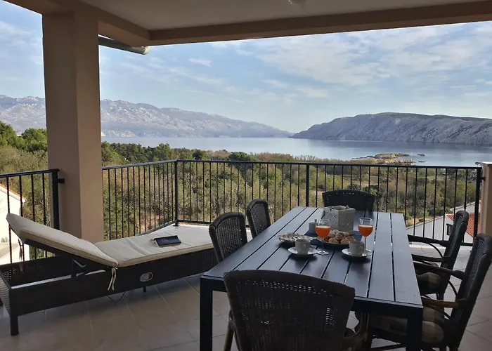 Haus Mit Meerblick Lopar