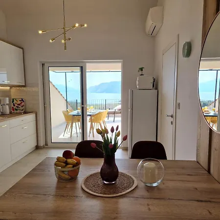 Haus Mit Meerblick Lopar