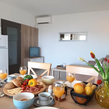 Haus Mit Meerblick 아파트 로파르